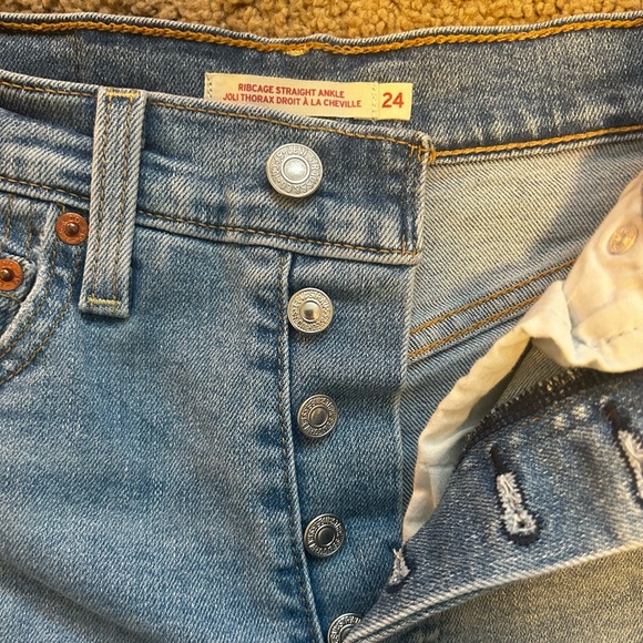 Levi's Ribcage Straight Ankle Jeans - Picture 4 of 4